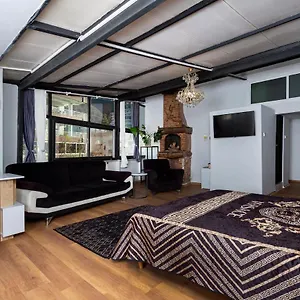 Otel 8 House, Balçova